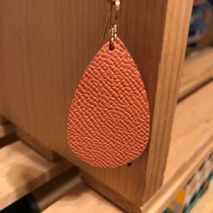 Nickel and Suede earrings - Coral
